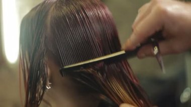 Penye womans ıslak saç berber