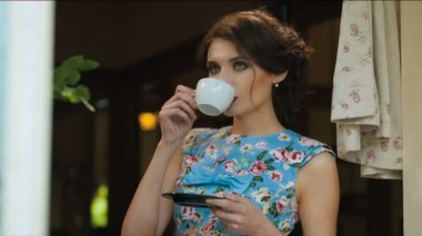 Eski çay içme kadın moda