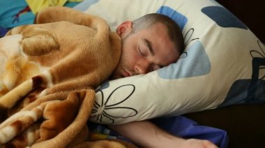 Sonra güneş gül uyuyan adam