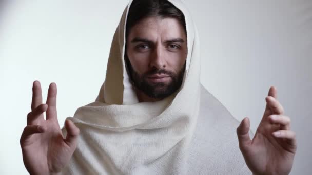 İsa ellerini kaldırır ve kutsar — Stok video