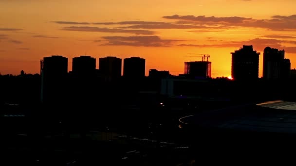 Város naplemente, alkonyat — Stock videók