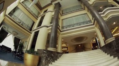 Sütunları bir otelde