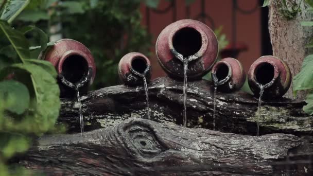 Wasserglasbrunnen — Stockvideo