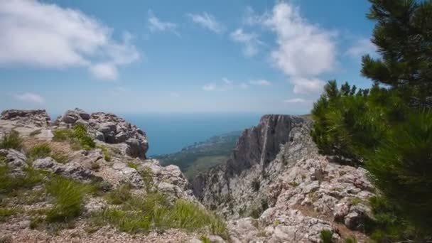 Vista panorámica de las montañas y el mar Ai Petri — Vídeos de Stock