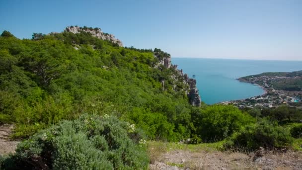 Vue panoramique sur la mer depuis la montagne 