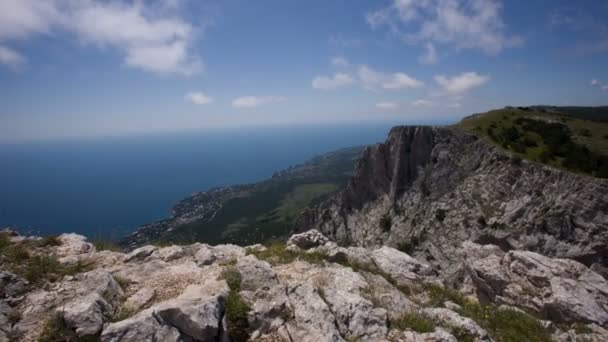 Vistas panorámicas del mar desde la montaña Ai Petri — Vídeos de Stock