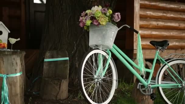 Decoración de la bicicleta en la boda — Vídeo de stock