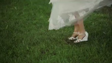 Neşeli ve komik gelin