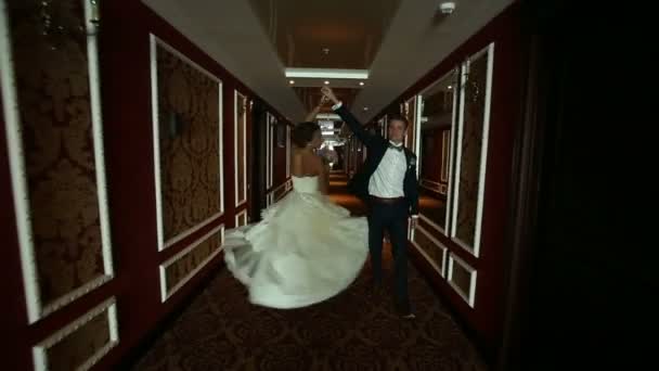 Newlyweds in a Hotel — Stock Video