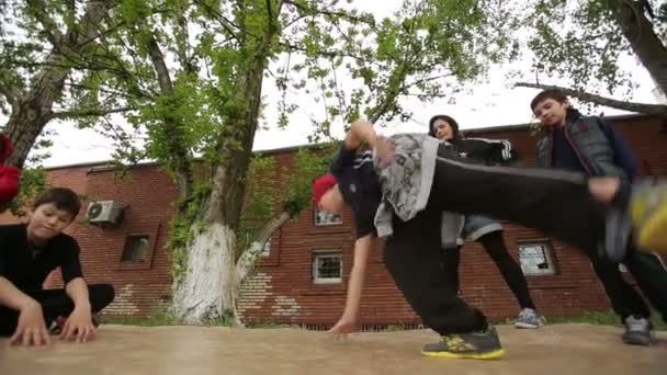 Niños bailando Hip Hop — Vídeos de Stock