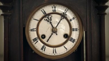 antika saat yüzünü