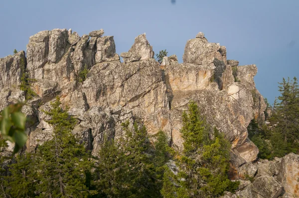 Um dos picos superiores nas montanhas Urais - Malinovaya fotos stock — Fotografia de Stock