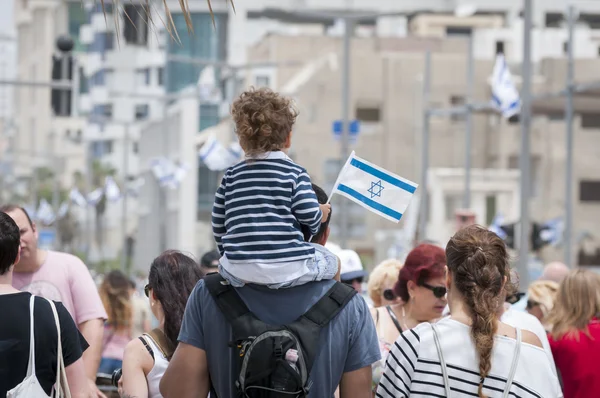 Pai e filho no dia da independência de Israel . — Fotografia de Stock