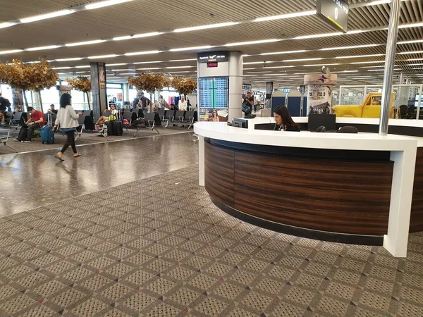 Lod Tel Aviv Israel 2019 승객들은 터미널 지역인 구리온 공항에서 — 스톡 사진