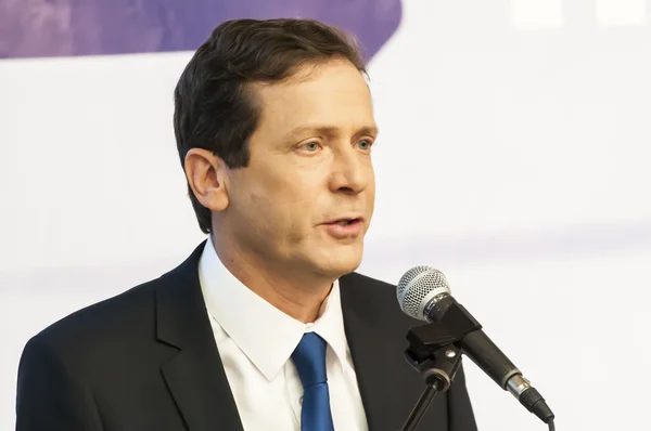 Le leader de l'opposition au parlement israélien Isaac Itzhak "Bougie" Herzog parle — Photo