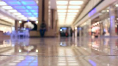 Timelapse hipermarket bir satın alma yapmak için insanlar