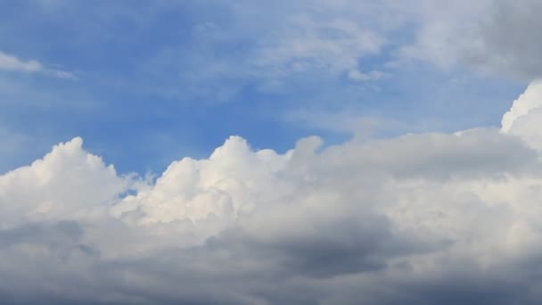 Time Lapse Nuvens inchadas brancas — Vídeo de Stock