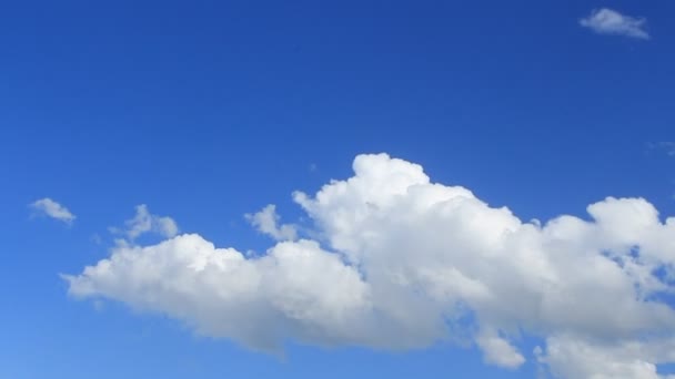 Time Lapse, mouvement blanc, gris, nuages gonflés — Video