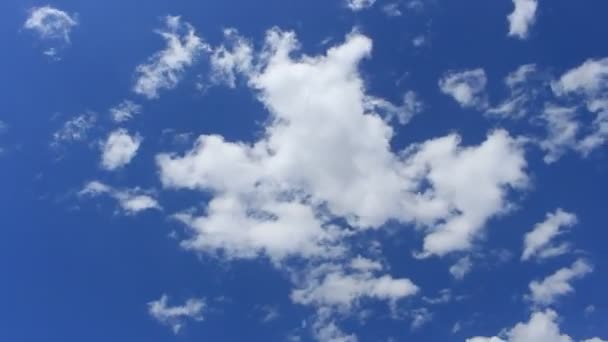 Time Lapse, mouvement blanc, gris, nuages gonflés 