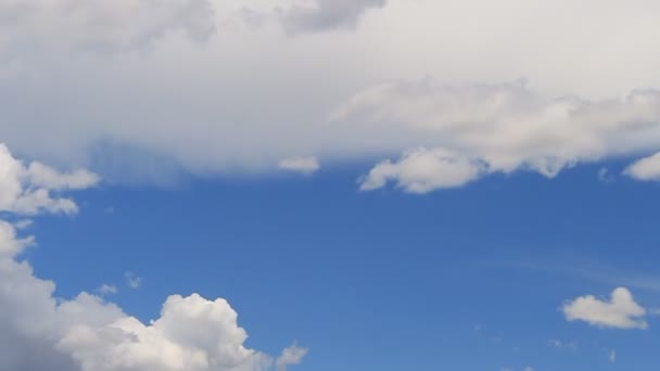 Time Lapse, mouvement blanc, gris, nuages gonflés — Video