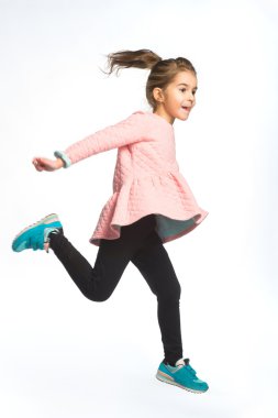 Gülümseyen kız mutlu. tam uzunlukta kadın portre