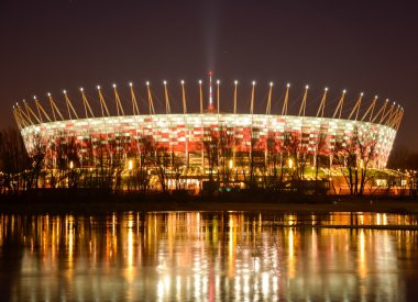 Varşova - 3 Aralık: Aydınlatma Varşova Ulusal Stadyumu cephe 3 Aralık 2015 tarihinde Varşova, Polonya. Bu Stadı'nda açılış maçı Euro 2012 olacak.