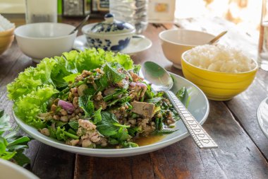 Tay spicy kıyılmış et salatası