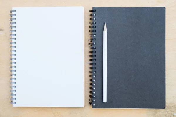 Notatnik i ołówek — Zdjęcie stockowe