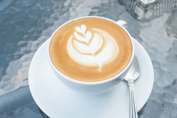 Tazza di caffè sul tavolo — Foto Stock