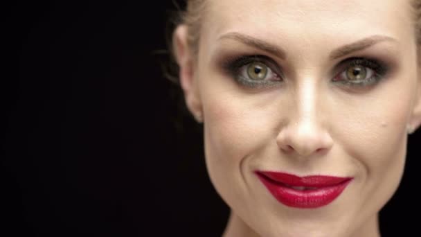 Simply Stunning Closeup Studio Shot Beautiful Mature Female Model Smiling — Stock Video