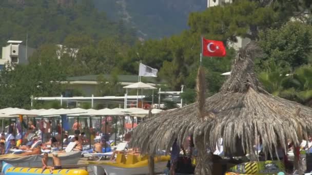 Antalya stad. Het is de grootste internationale zee resort in Turkije. Kust van Antalya, Turkije, juni 2013 — Stockvideo