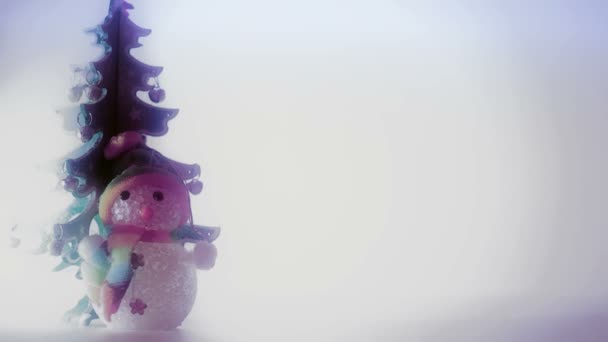 Árbol de Navidad con muñecos de nieve parpadeando — Vídeo de stock