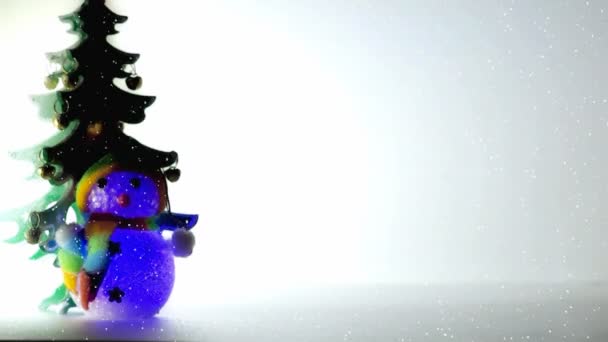 Christmas tree with falling snow — Stock Video