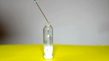 Stud ilaç ampül