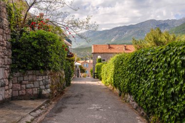 Karadağ'daki küçük bir köy