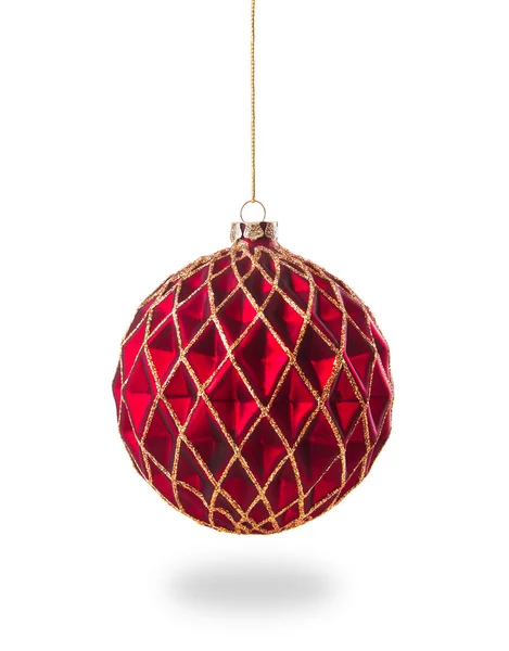 Bola roja de Navidad sobre fondo blanco — Foto de Stock