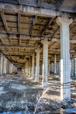 Terk edilmiş beton yapılar