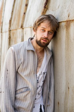 Evsiz uyuşturucu bağımlısı