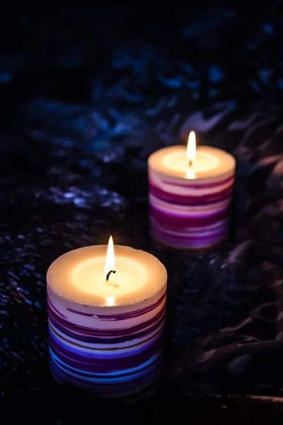 Fechar-se de velas ardentes — Fotografia de Stock