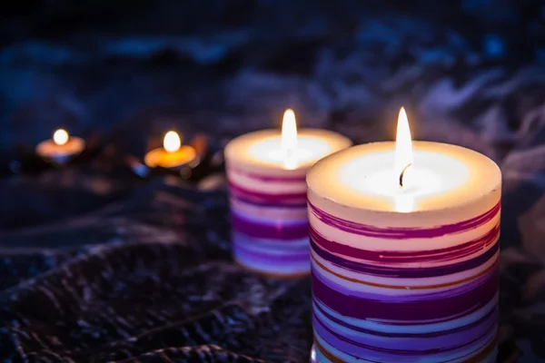 Primo piano delle candele accese — Foto Stock