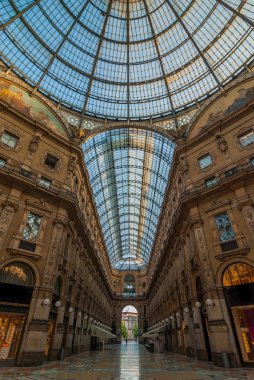 Milan, İtalya - 22 Mayıs 2010: Galleria Vittorio Emanuele II, Milano, İtalya