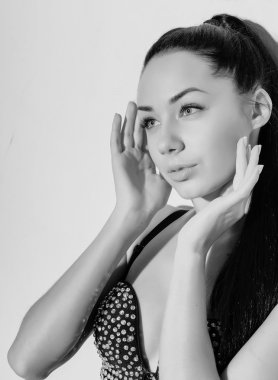 Stüdyoda seksi kız