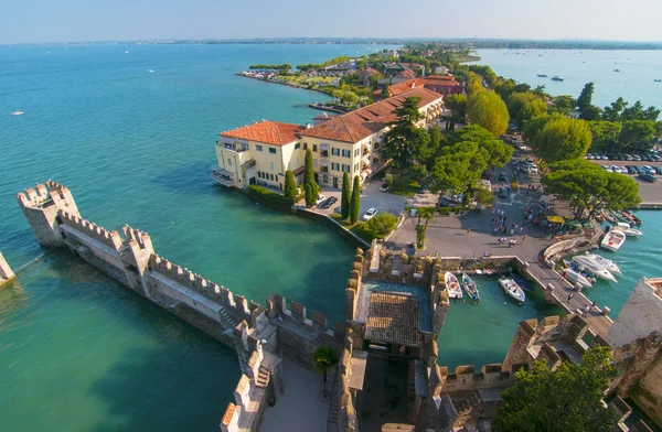 Sirmione, İtalya'nın havadan görünümü
