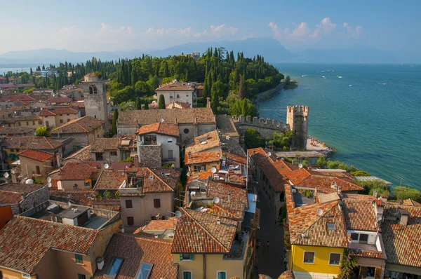 Sirmione, İtalya'nın havadan görünümü — Stok fotoğraf