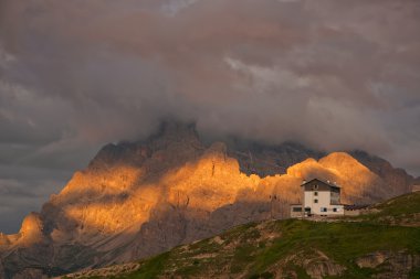 Sunrise Dolomites içinde