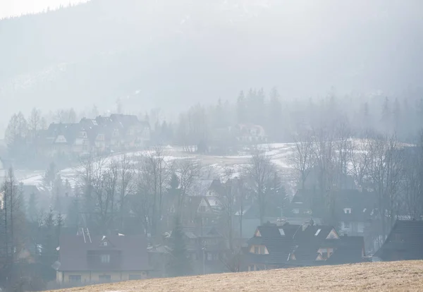 Nebel Morgen Über Dem Gebirgstal Mit Bäuerlichen Bauernhäusern Hohe Tatra — Stockfoto