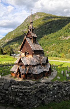 Borgund ahşap kilise Norveç'teki savmak