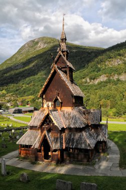 Borgund ahşap kilise Norveç'teki savmak