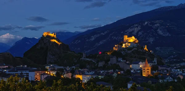 Paisaje nocturno de Sion, Suiza — Foto de Stock