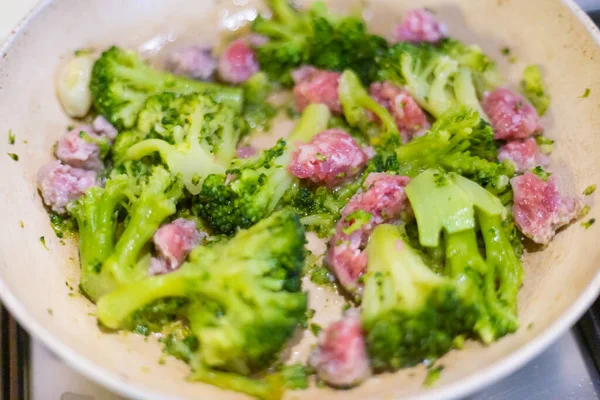 Worst Broccoli Een Pan Het Vuur — Stockfoto